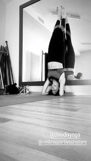 Alessia Fabiani feet photo thumbnail