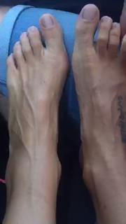 Alessia Fabiani feet photo thumbnail