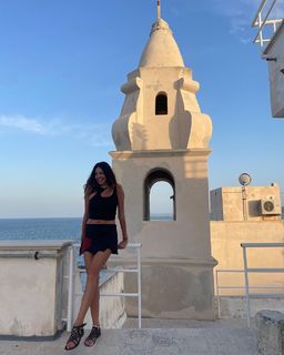 Alessia Fabiani feet photo thumbnail