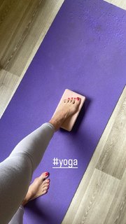 Alessia Fabiani feet photo thumbnail