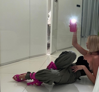 Alessia Lanza feet photo thumbnail