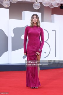 Alessia Lanza feet photo thumbnail