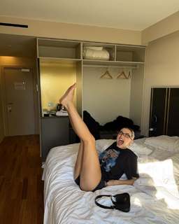 Alessia Lanza feet photo thumbnail