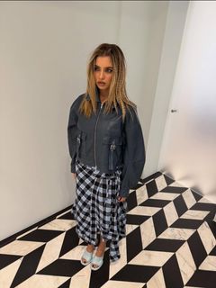 Alessia Lanza feet photo thumbnail