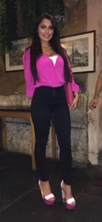 Alessia Macari feet photo 3