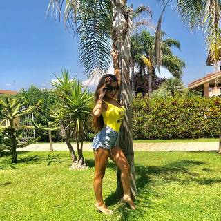 Alessia Macari feet photo 2