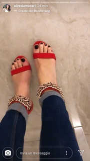 Alessia Macari feet photo 2