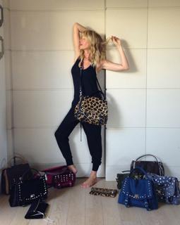 Alessia Marcuzzi feet photo thumbnail