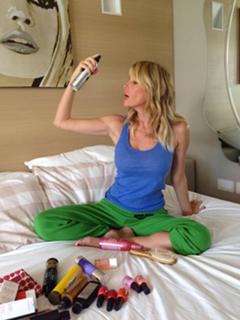Alessia Marcuzzi feet photo thumbnail