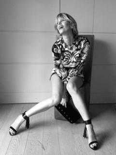 Alessia Marcuzzi feet photo thumbnail