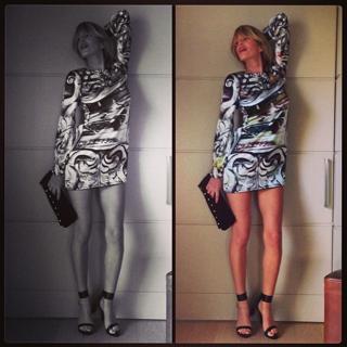 Alessia Marcuzzi feet photo thumbnail