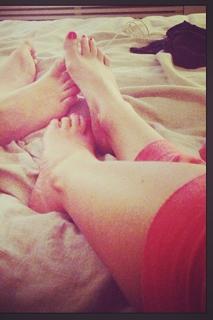 Alessia Marcuzzi feet photo thumbnail