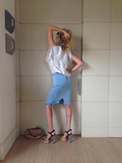 Alessia Marcuzzi feet photo thumbnail