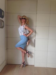 Alessia Marcuzzi feet photo thumbnail