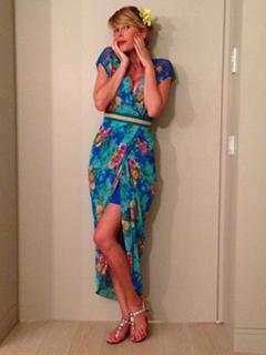 Alessia Marcuzzi feet photo thumbnail