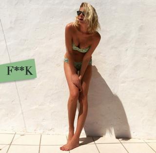 Alessia Marcuzzi feet photo thumbnail
