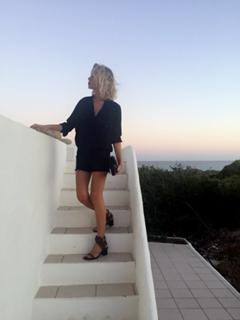Alessia Marcuzzi feet photo thumbnail