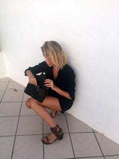 Alessia Marcuzzi feet photo thumbnail