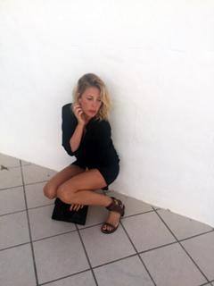 Alessia Marcuzzi feet photo thumbnail