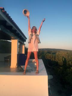 Alessia Marcuzzi feet photo thumbnail