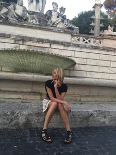Alessia Marcuzzi feet photo thumbnail