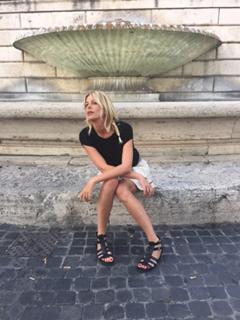 Alessia Marcuzzi feet photo thumbnail