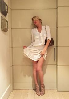 Alessia Marcuzzi feet photo thumbnail