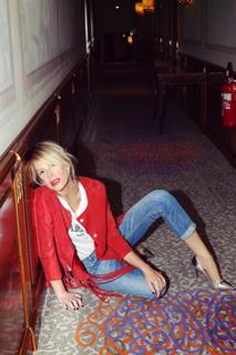 Alessia Marcuzzi feet photo thumbnail