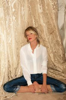 Alessia Marcuzzi feet photo thumbnail