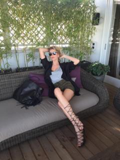 Alessia Marcuzzi feet photo thumbnail