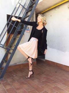 Alessia Marcuzzi feet photo thumbnail