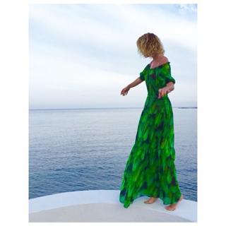 Alessia Marcuzzi feet photo thumbnail