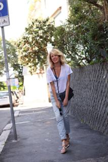 Alessia Marcuzzi feet photo thumbnail