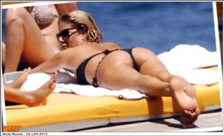 Alessia Marcuzzi feet photo thumbnail