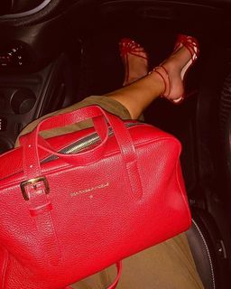 Alessia Marcuzzi feet photo thumbnail