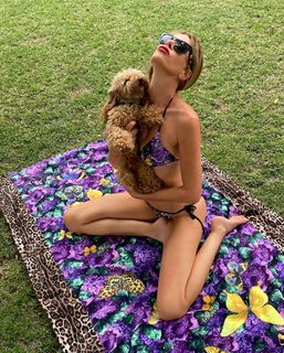 Alessia Marcuzzi feet photo thumbnail