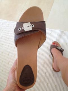 Alessia Marcuzzi feet photo thumbnail
