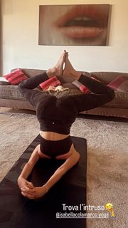 Alessia Marcuzzi feet photo 5