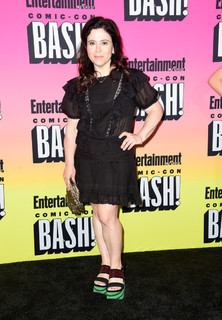 Alex Borstein feet photo 11