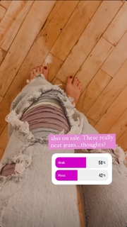 Alex Clark feet photo 4