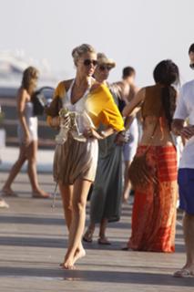 Alex Curran feet photo 3