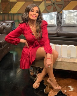 Alex Garza feet photo thumbnail