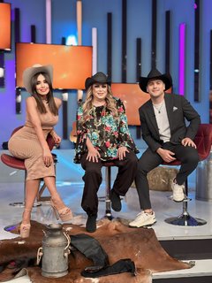Alex Garza feet photo thumbnail