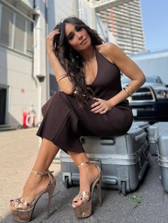 Alex Garza feet photo thumbnail