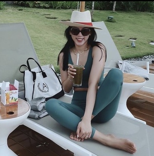 Alex Gonzaga feet photo 7