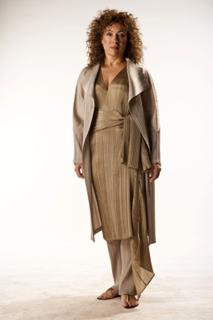 Alex Kingston feet photo 4