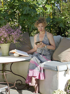 Alex Kingston feet photo 16