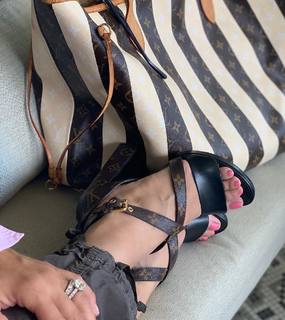 Alex Meneses feet photo 20