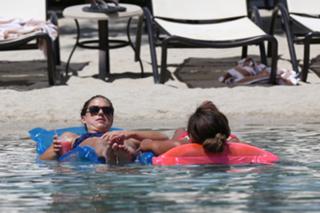 Alex Morgan feet photo thumbnail