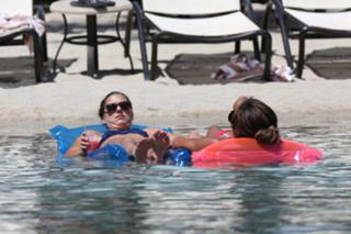 Alex Morgan feet photo thumbnail